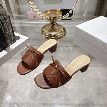 LVの高品質レースアップラムスキンローヒールシューズ【50％割引+送料無料】