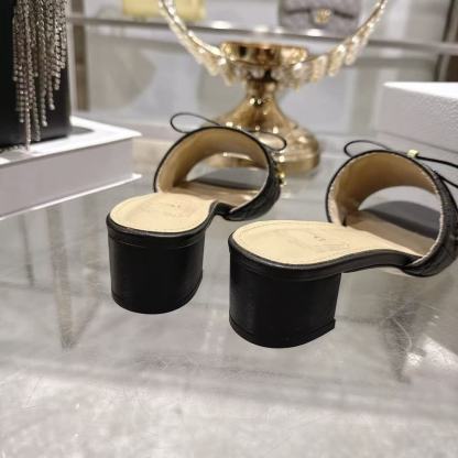 LVの高品質レースアップラムスキンローヒールシューズ【50％割引+送料無料】