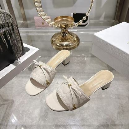 LVの高品質レースアップラムスキンローヒールシューズ【50％割引+送料無料】