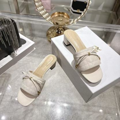 LVの高品質レースアップラムスキンローヒールシューズ【50％割引+送料無料】