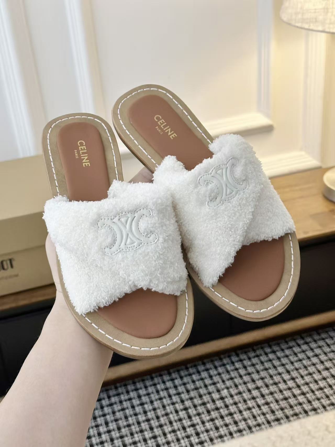 CEL1NE 高品質凱旋門ウールスリッパ【50％割引+送料無料】