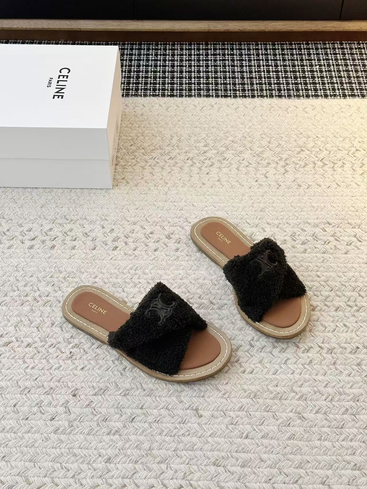 CEL1NE 高品質凱旋門ウールスリッパ【50％割引+送料無料】