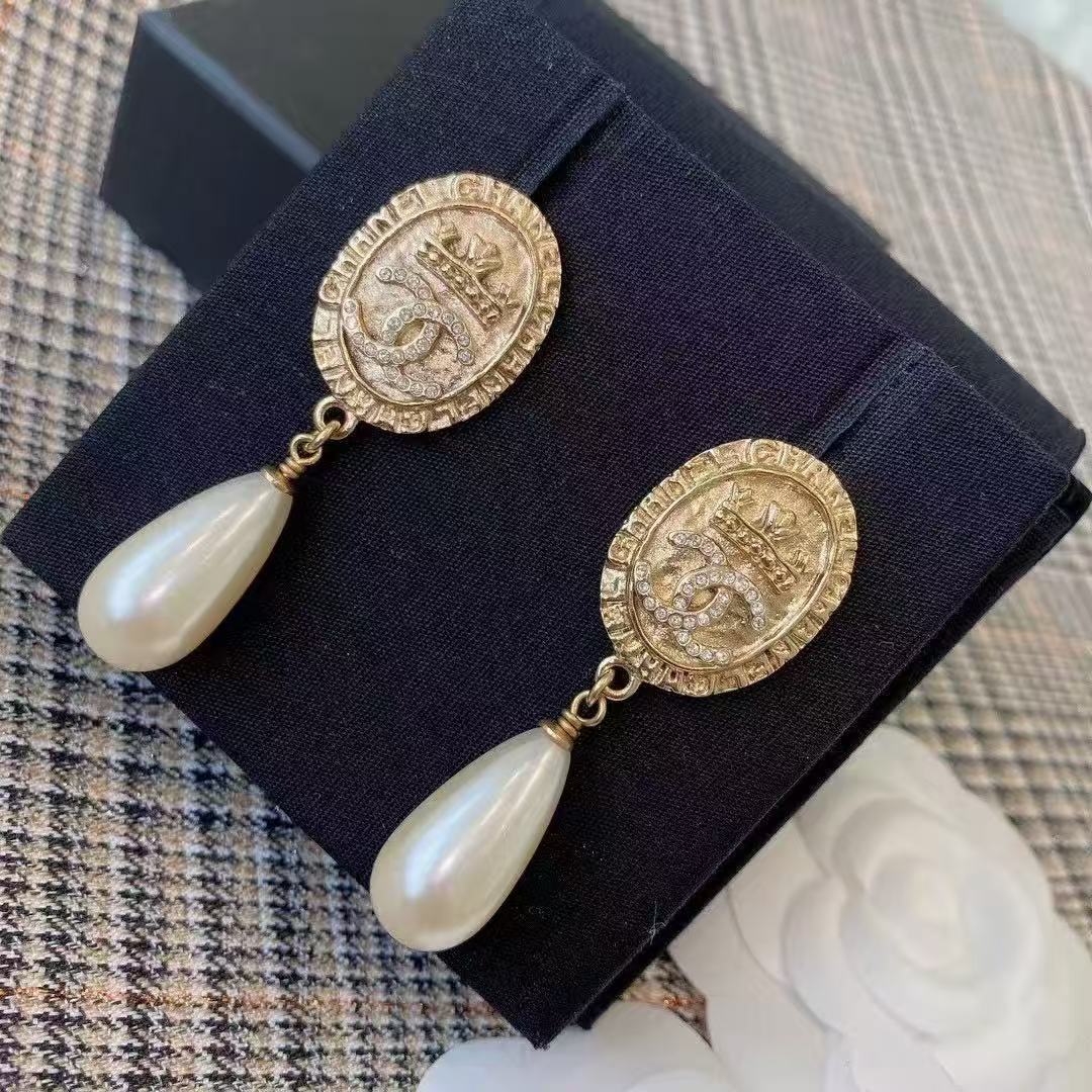 CHANE1 クラウンパールタッセルイヤリング【50％割引+送料無料】