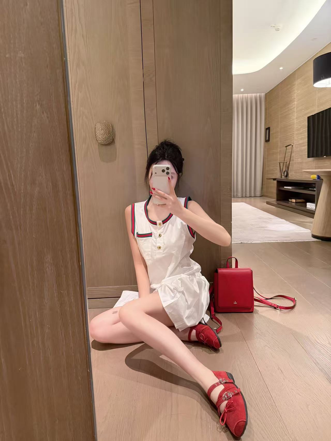 GUCC1 メタルボタン ノースリーブドレス【50％割引+送料無料】