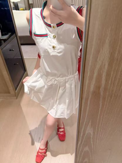 GUCC1 メタルボタン ノースリーブドレス【50％割引+送料無料】