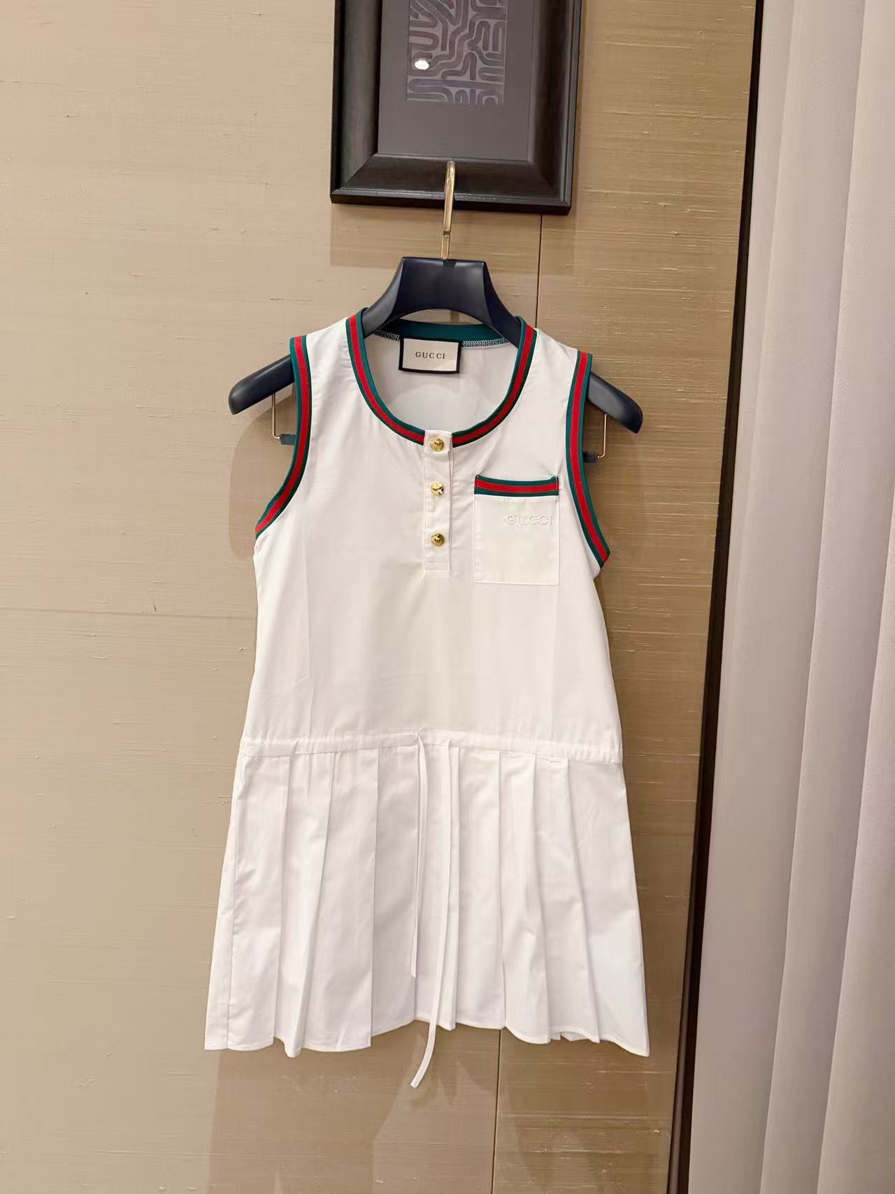 GUCC1 メタルボタン ノースリーブドレス【50％割引+送料無料】