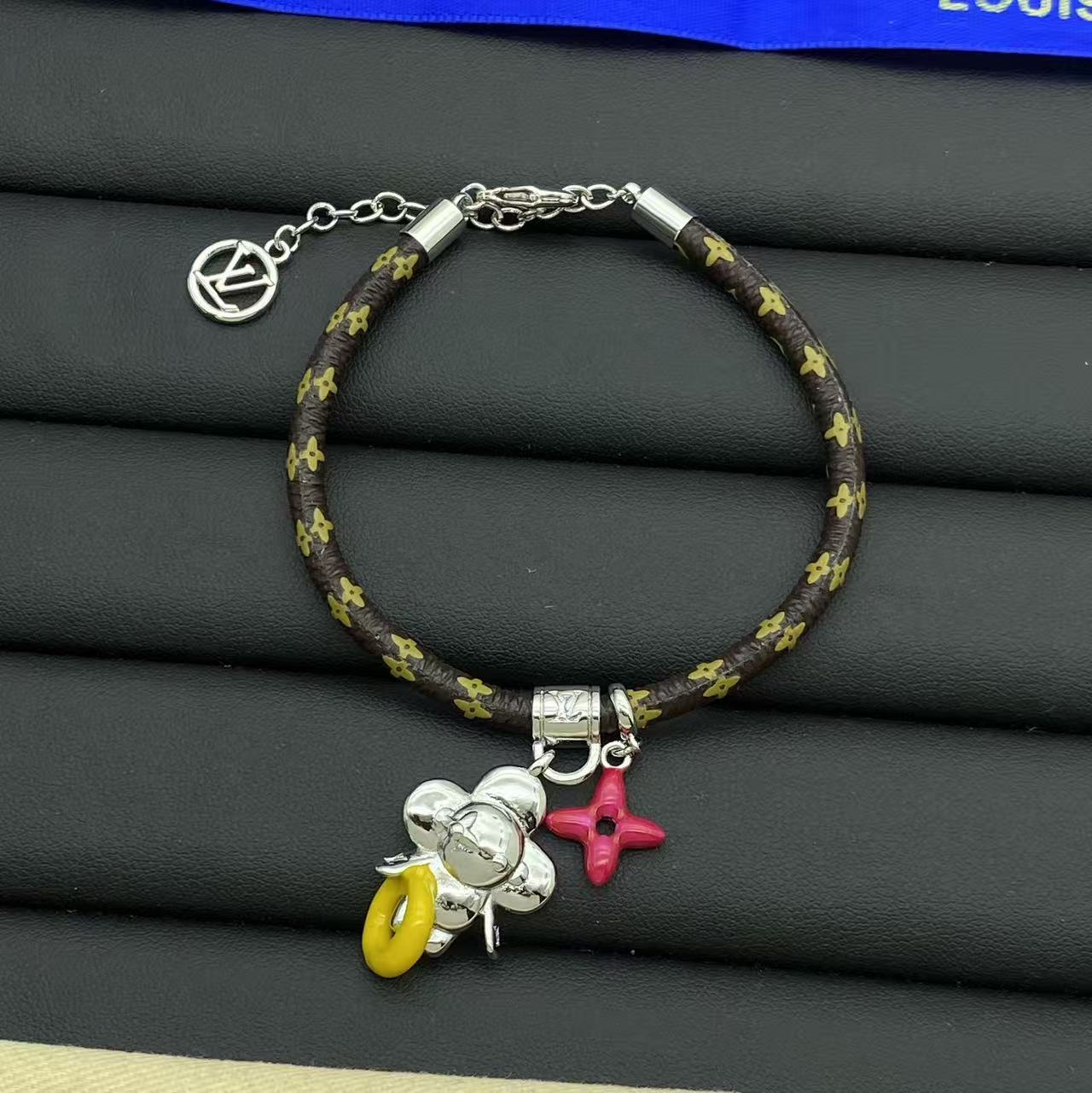 LV クローバー レザーブレスレット【50％割引+送料無料】