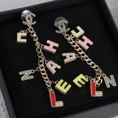 CHANE1 ダブルC カラフルレタースタッドピアス【50％割引+送料無料】