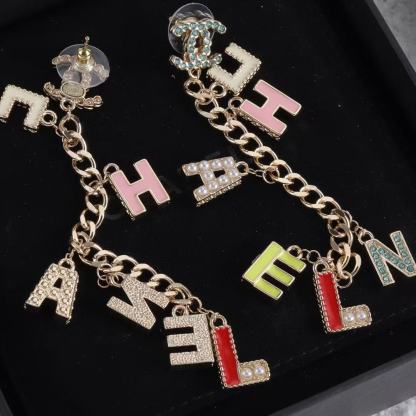 CHANE1 ダブルC カラフルレタースタッドピアス【50％割引+送料無料】