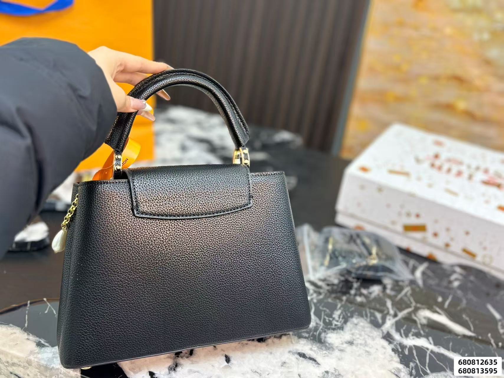 LV Capucinesハンドバッグ【50％割引+送料無料】