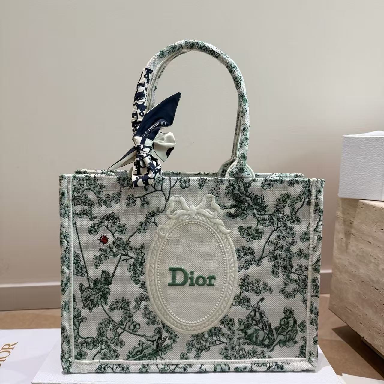 DI0R Book toteショッピングバッグ【50％割引+送料無料】