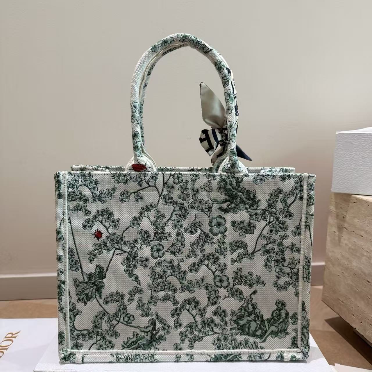 DI0R Book toteショッピングバッグ【50％割引+送料無料】