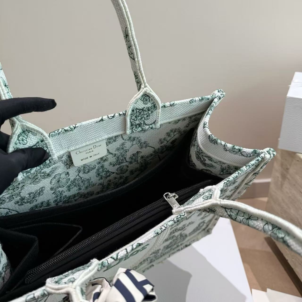 DI0R Book toteショッピングバッグ【50％割引+送料無料】