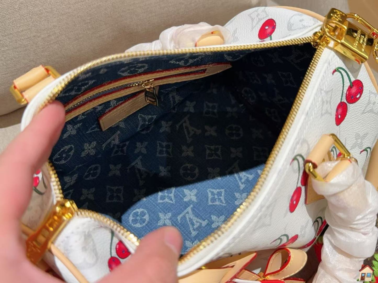 LV チェリー柄シルクスカーフ・ハンドバッグ【50％割引+送料無料】