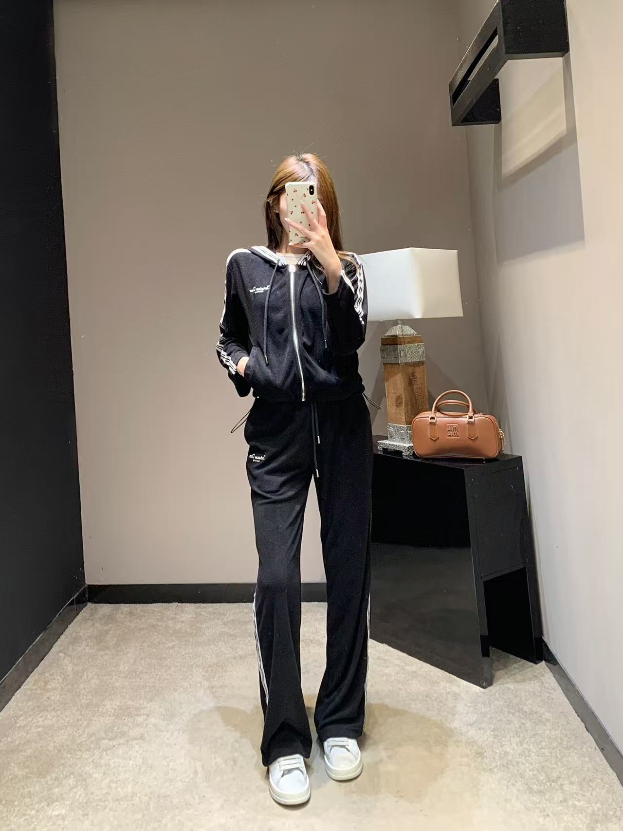 DI0R刺繍入りレタージャケット＋パンツのツーピースセット【50％割引+送料無料】