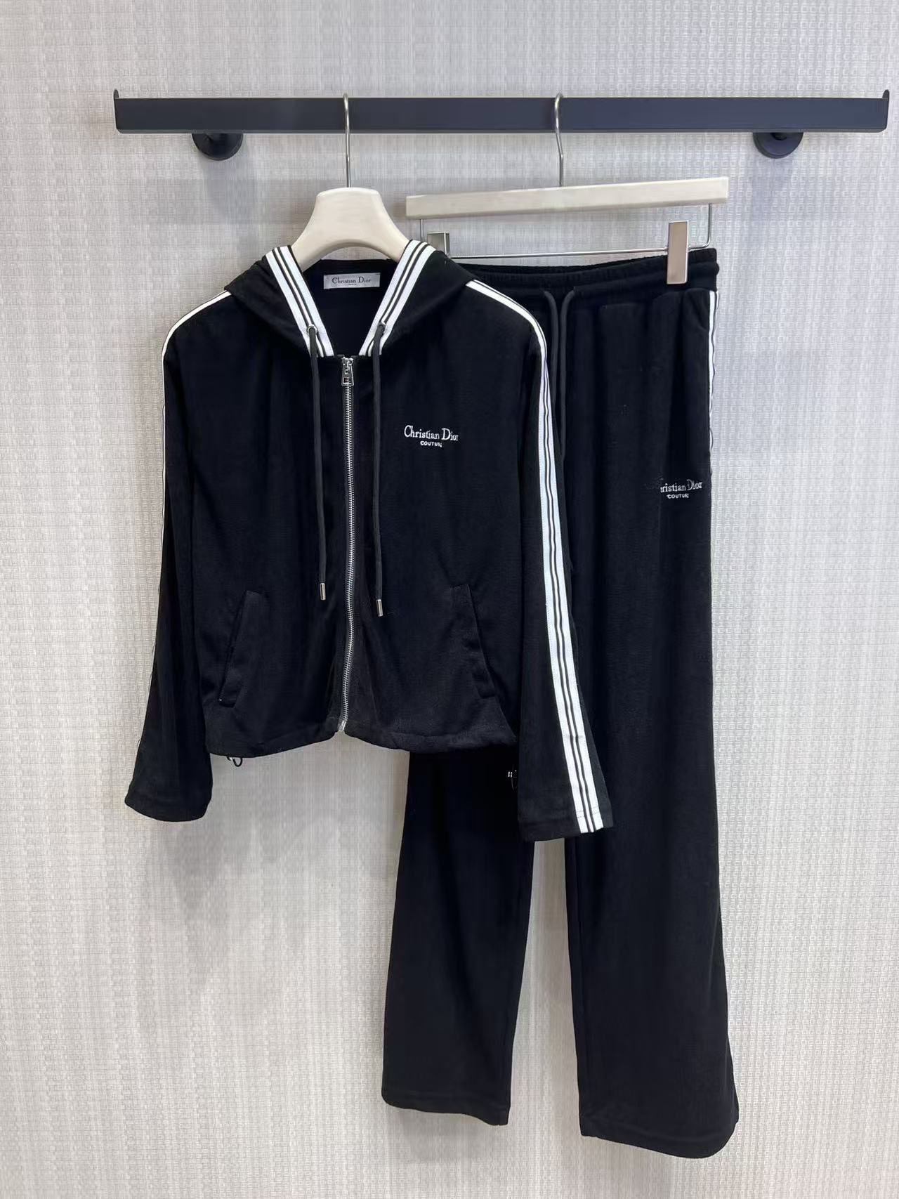 DI0R刺繍入りレタージャケット＋パンツのツーピースセット【50％割引+送料無料】