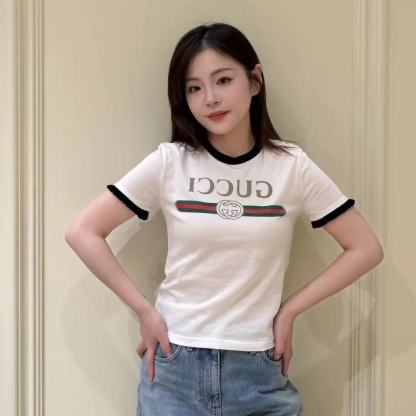 GUCC1 フリルレターTシャツ【50％割引+送料無料】