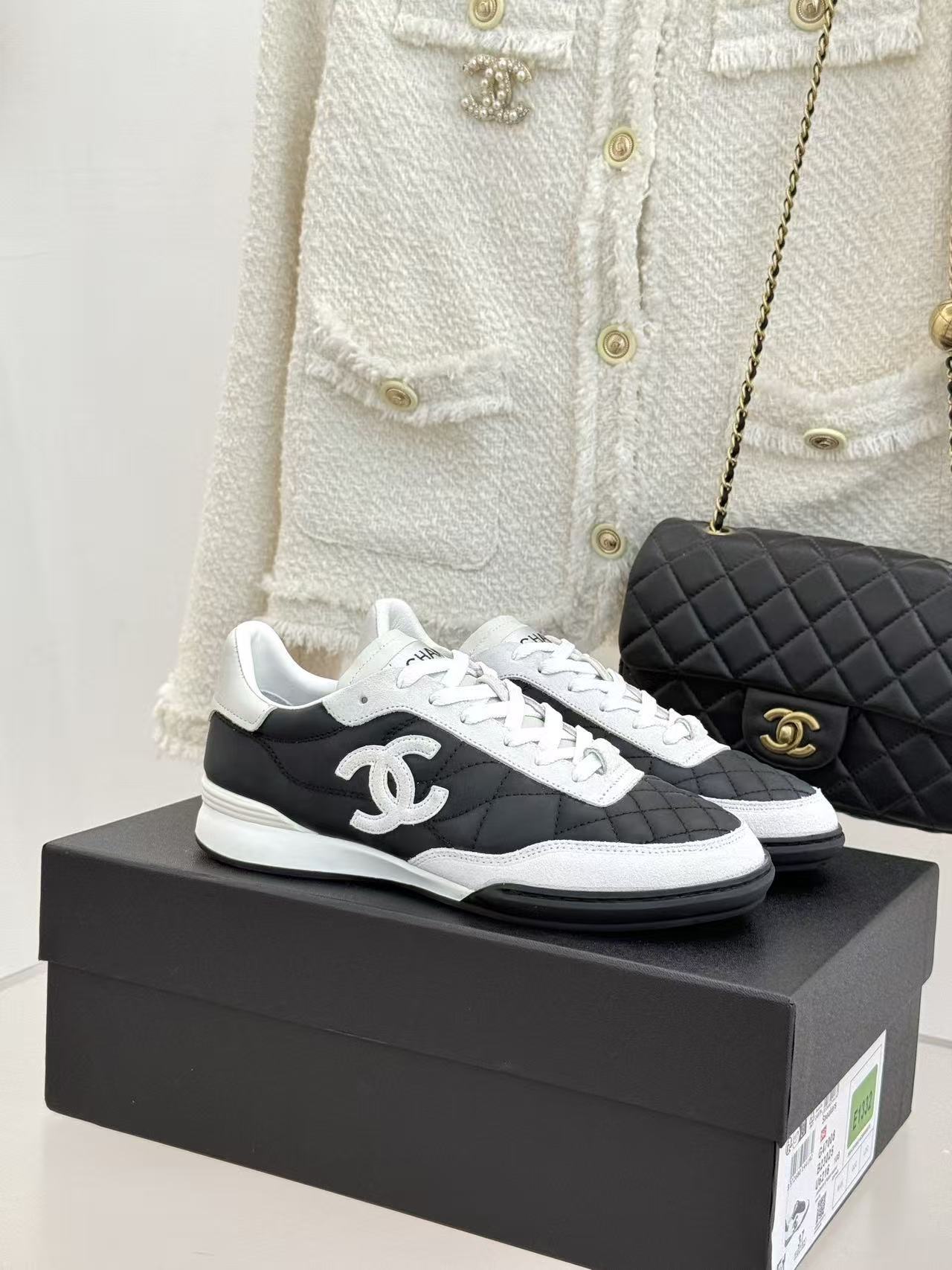 CHANE1 高品質ダブルC ブラック＆ホワイト カジュアルシューズ【50％割引+送料無料】