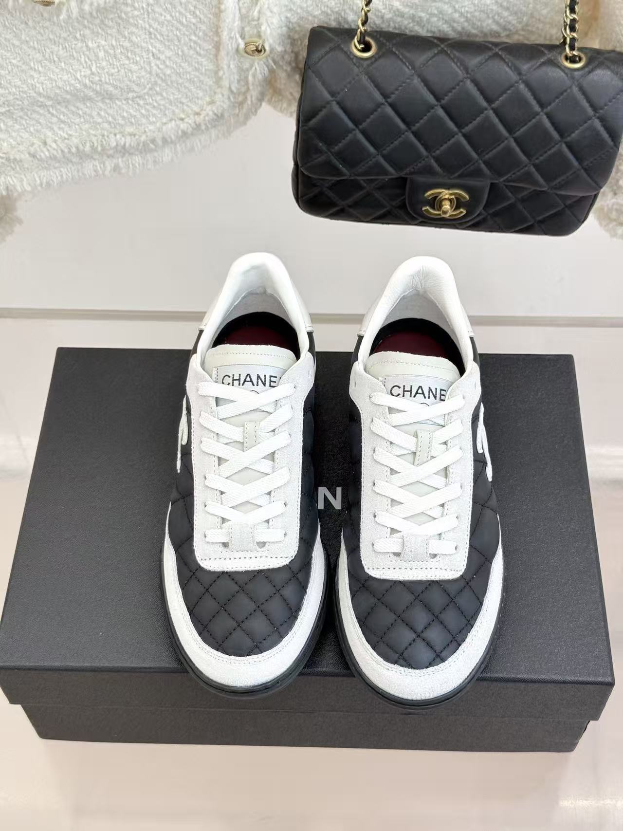 CHANE1 高品質ダブルC ブラック＆ホワイト カジュアルシューズ【50％割引+送料無料】