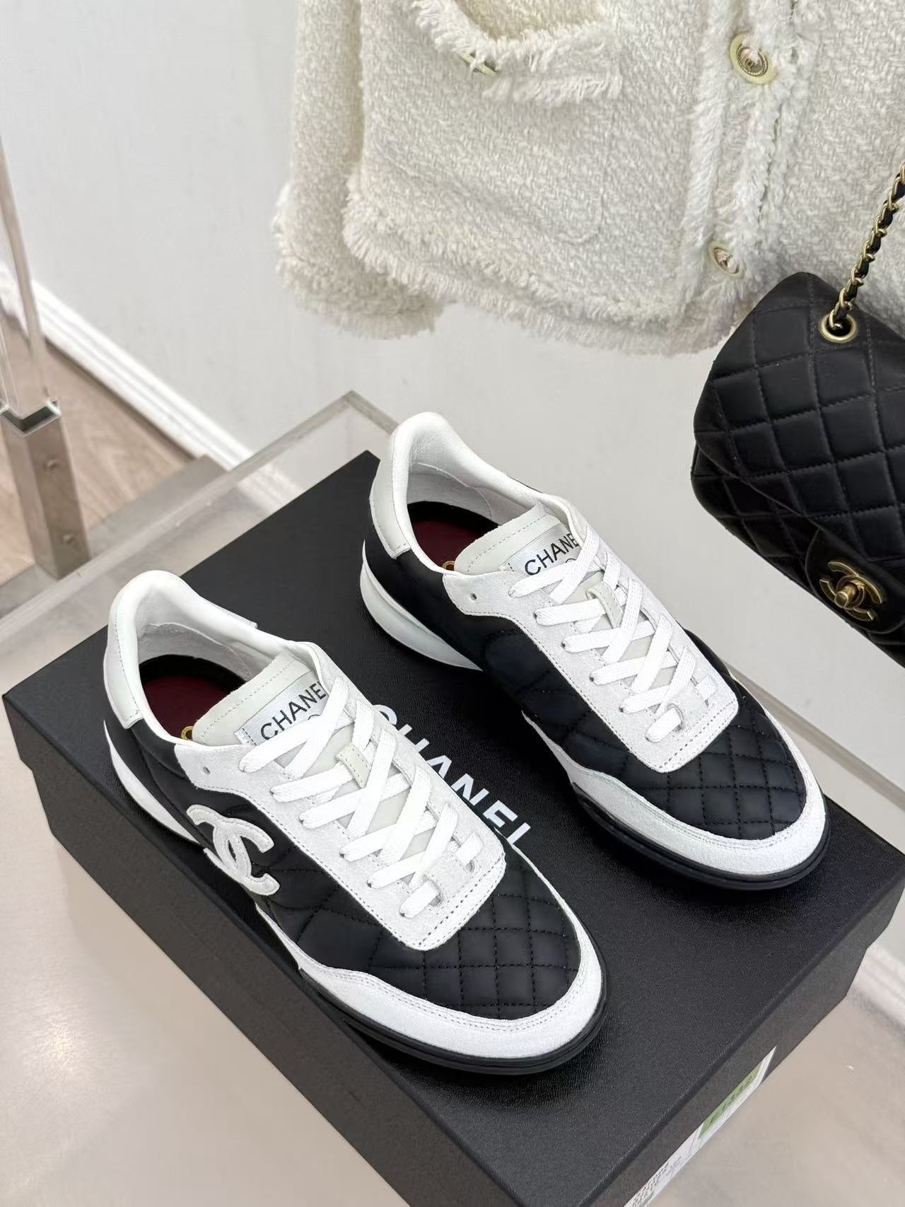 CHANE1 高品質ダブルC ブラック＆ホワイト カジュアルシューズ【50％割引+送料無料】