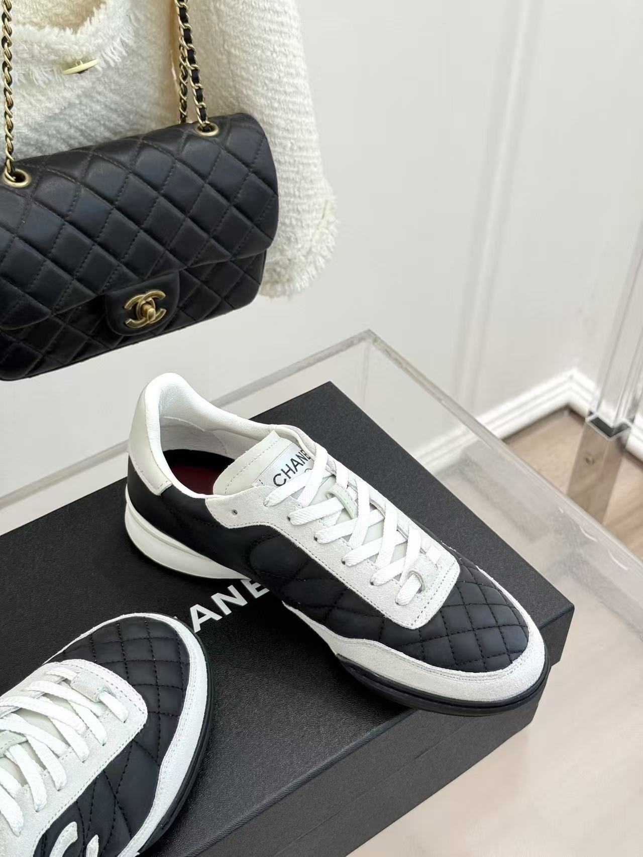 CHANE1 高品質ダブルC ブラック＆ホワイト カジュアルシューズ【50％割引+送料無料】
