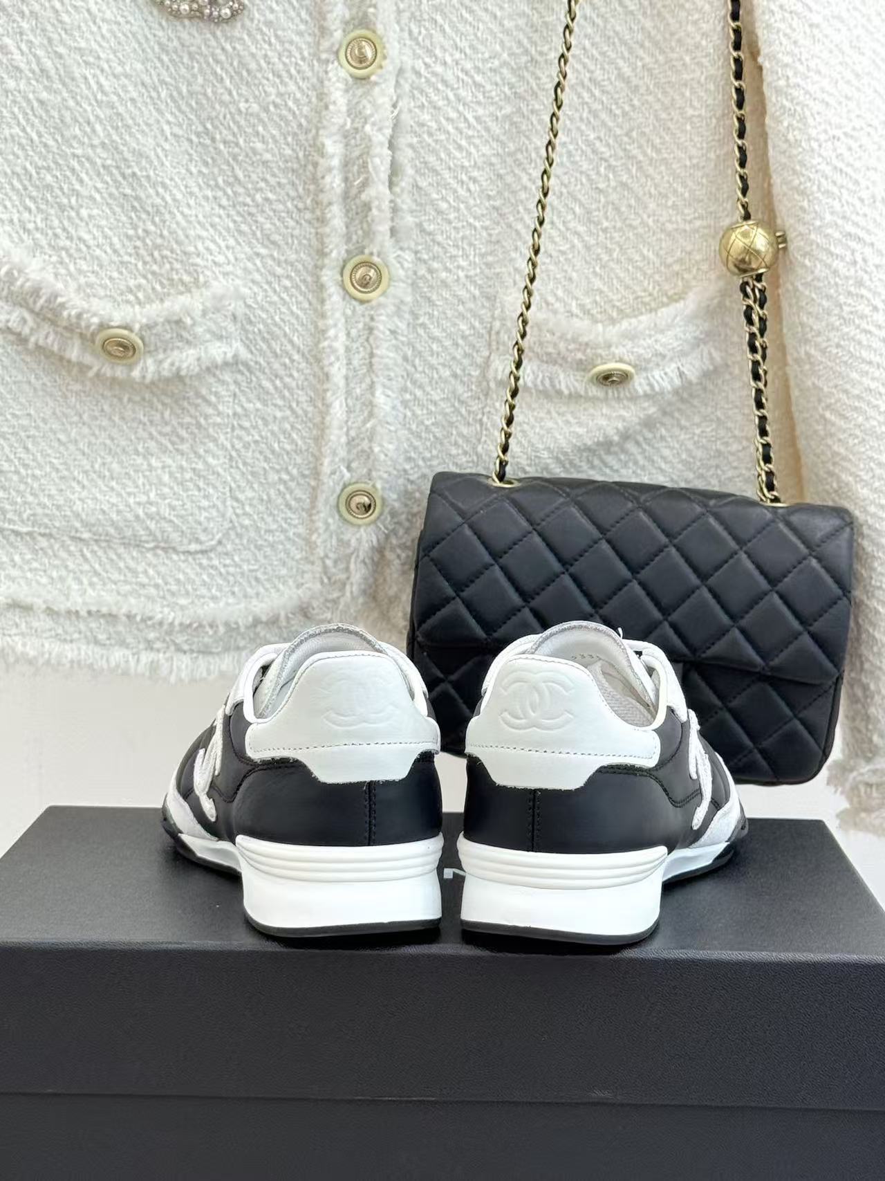 CHANE1 高品質ダブルC ブラック＆ホワイト カジュアルシューズ【50％割引+送料無料】