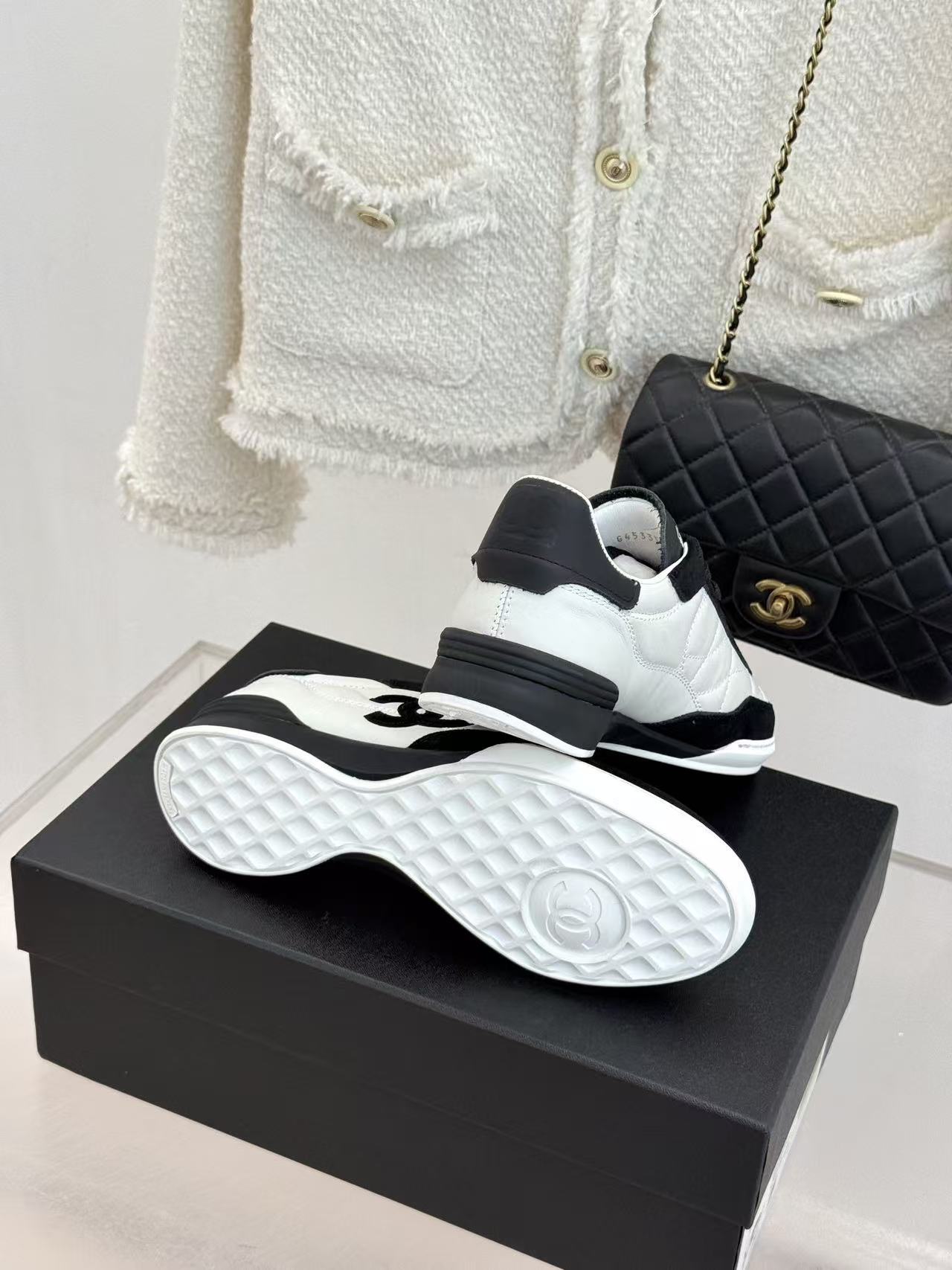 CHANE1 高品質ダブルC ブラック＆ホワイト カジュアルシューズ【50％割引+送料無料】