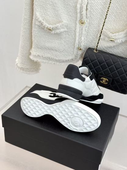 CHANE1 高品質ダブルC ブラック＆ホワイト カジュアルシューズ【50％割引+送料無料】