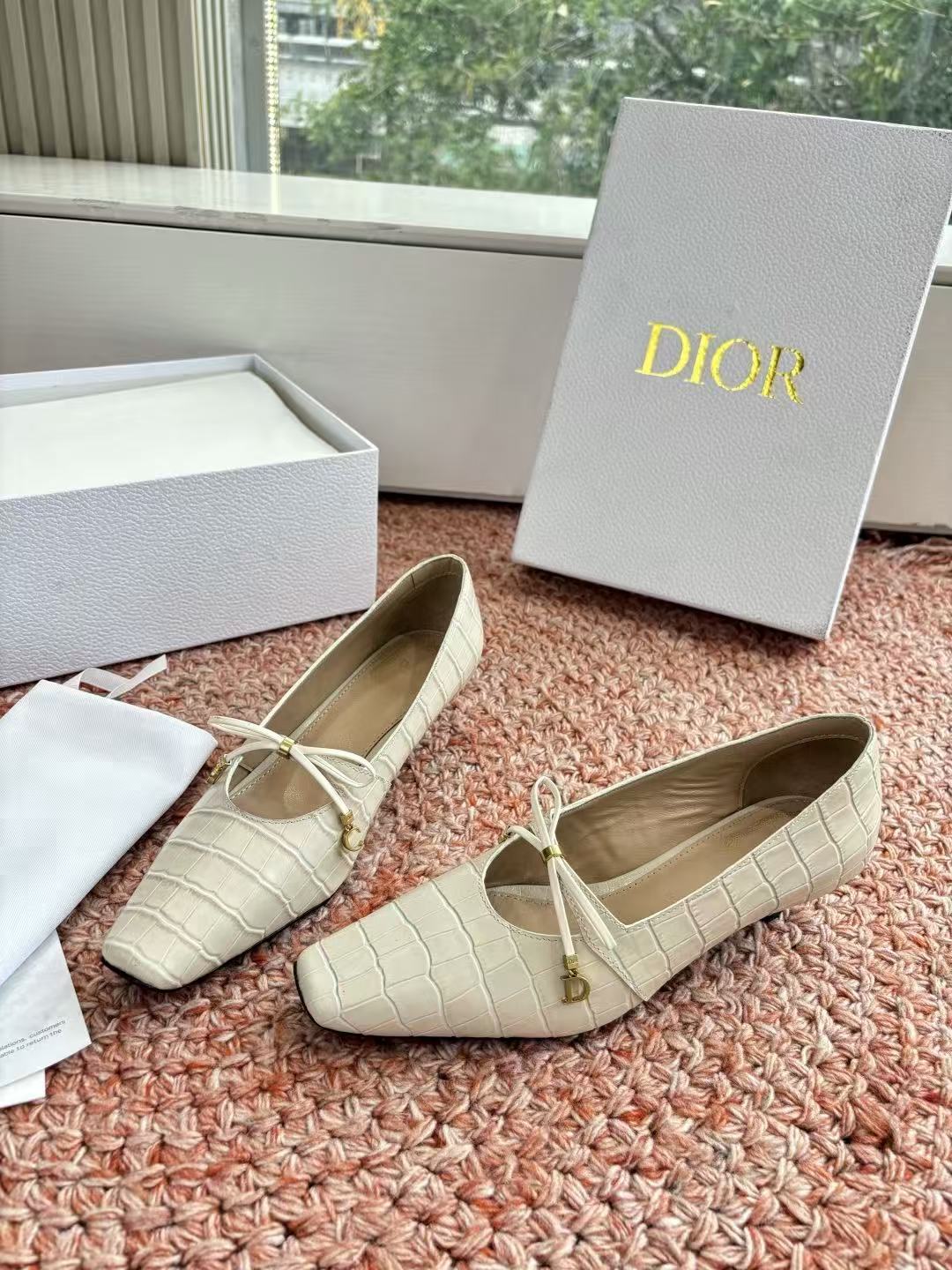 DI0R高品質CDレザーローヒールシューズ【50％割引+送料無料】