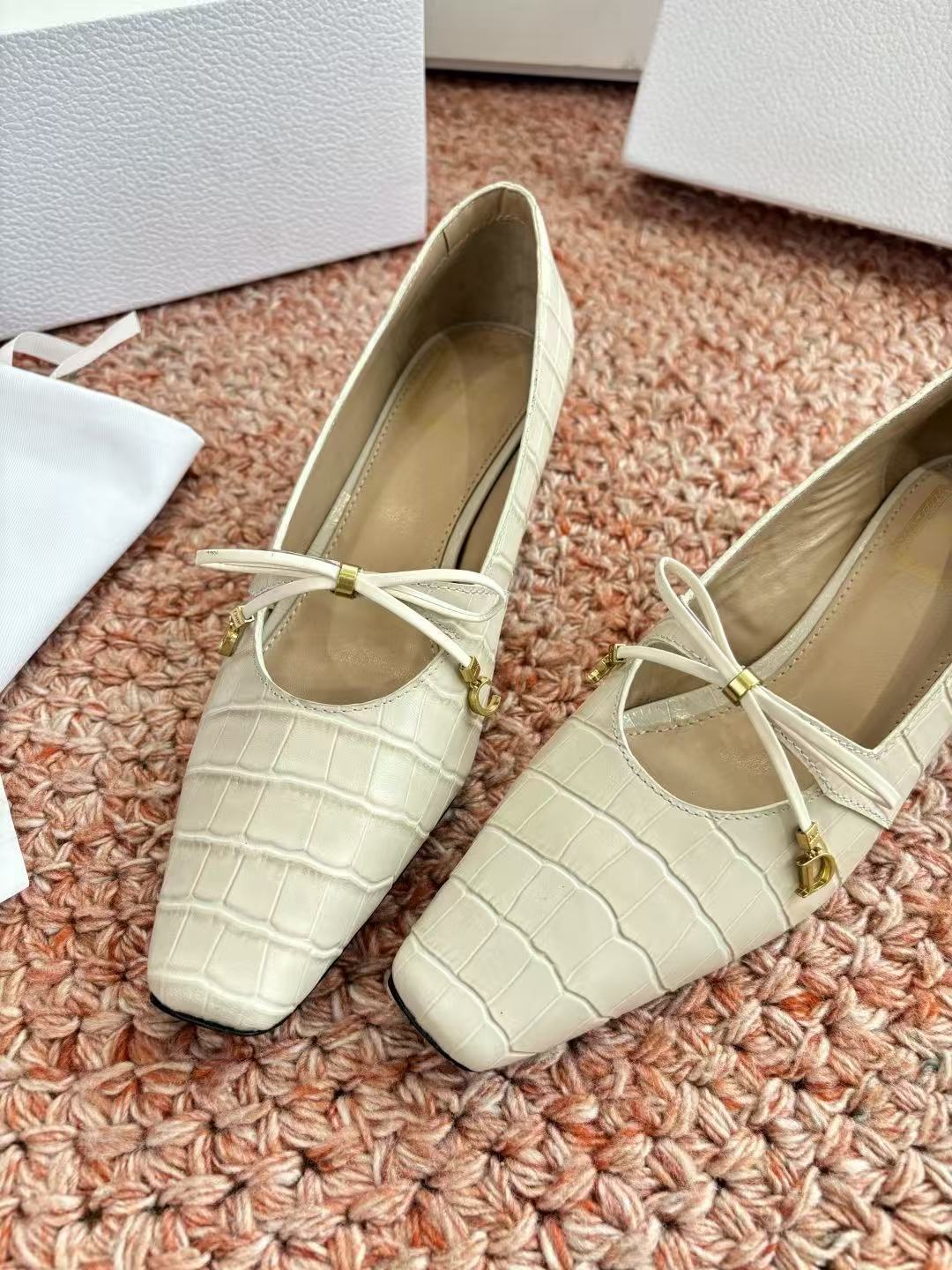 DI0R高品質CDレザーローヒールシューズ【50％割引+送料無料】