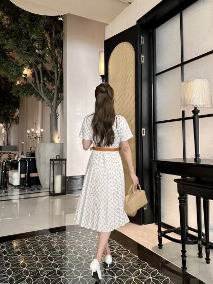 LVプリント柄の半袖ワンピース【50％割引+送料無料】