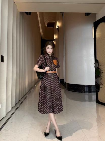 LVプリント柄の半袖ワンピース【50％割引+送料無料】