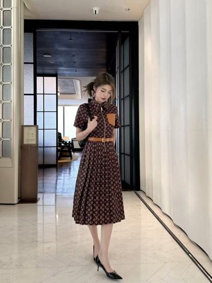 LVプリント柄の半袖ワンピース【50％割引+送料無料】