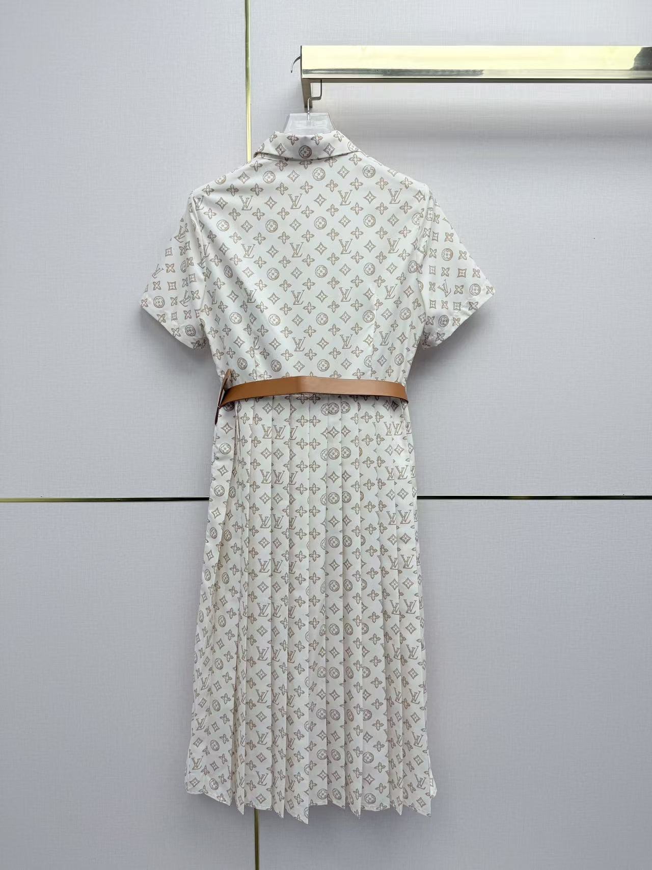 LVプリント柄の半袖ワンピース【50％割引+送料無料】