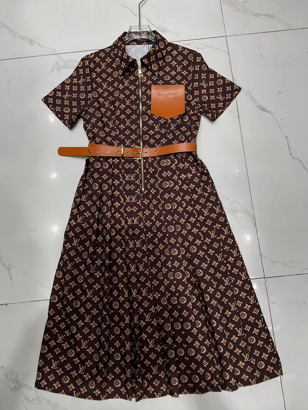 LVプリント柄の半袖ワンピース【50％割引+送料無料】