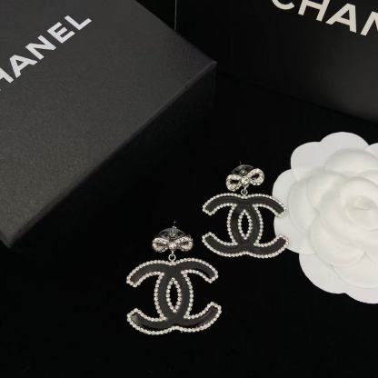 CHANE1 ダブルC バタフライ ダイヤモンド スタッドピアス【50％割引+送料無料】