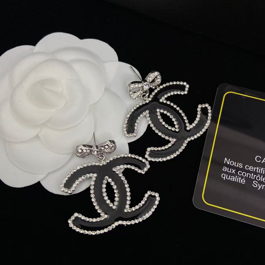 CHANE1 ダブルC バタフライ ダイヤモンド スタッドピアス【50％割引+送料無料】