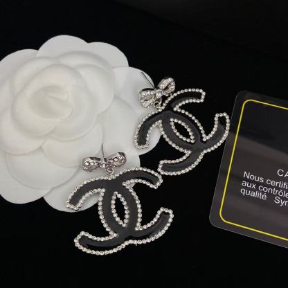 CHANE1 ダブルC バタフライ ダイヤモンド スタッドピアス【50％割引+送料無料】