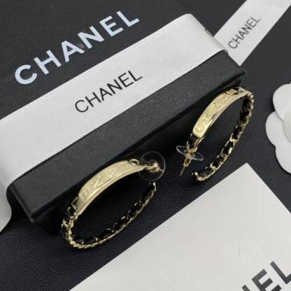 CHANE1ロゴ入りレザーフープピアス【50％割引+送料無料】