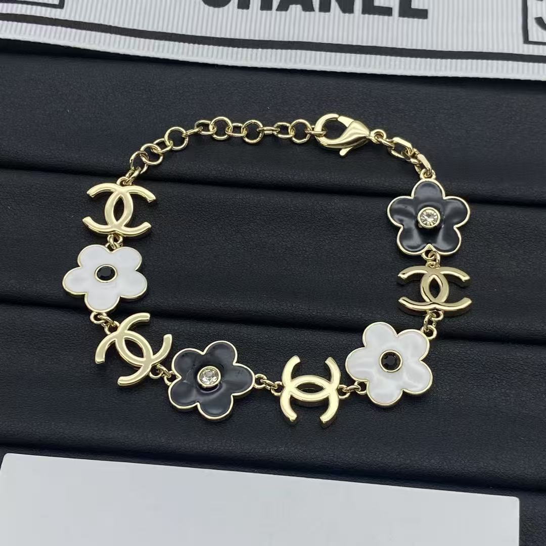 CHANE1 フローラルダブルCブレスレット【50％割引+送料無料】