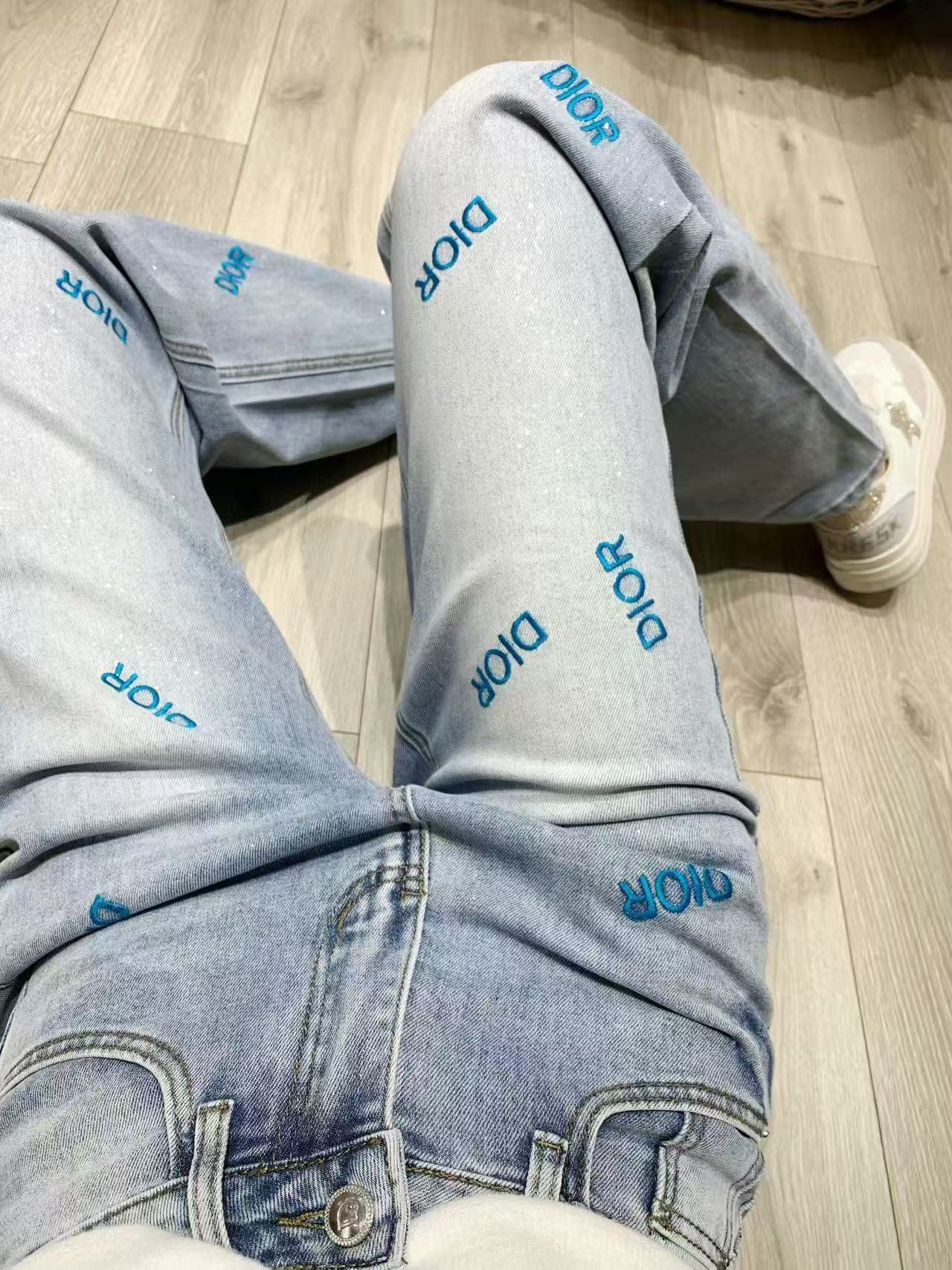 DI0R刺繍入りレタージーンズ【50％割引+送料無料】