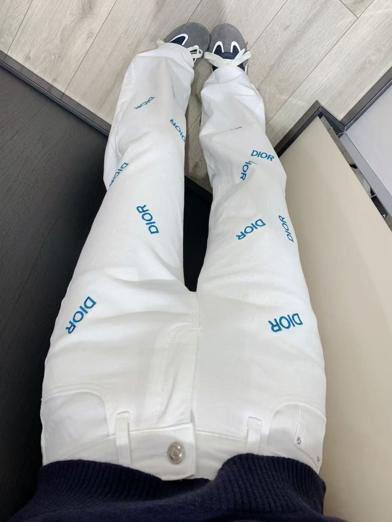 DI0R刺繍入りレタージーンズ【50％割引+送料無料】