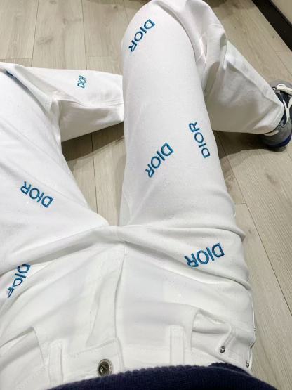 DI0R刺繍入りレタージーンズ【50％割引+送料無料】