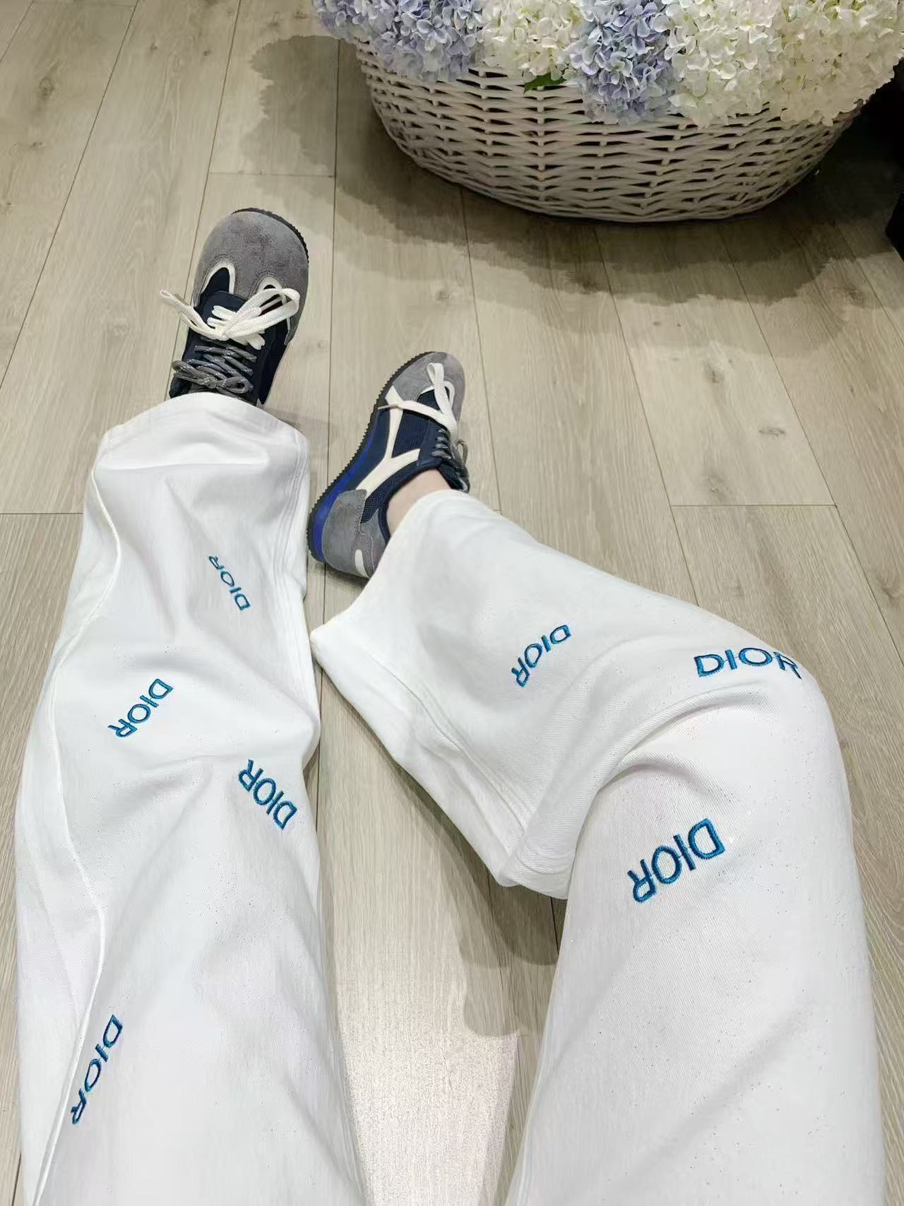 DI0R刺繍入りレタージーンズ【50％割引+送料無料】