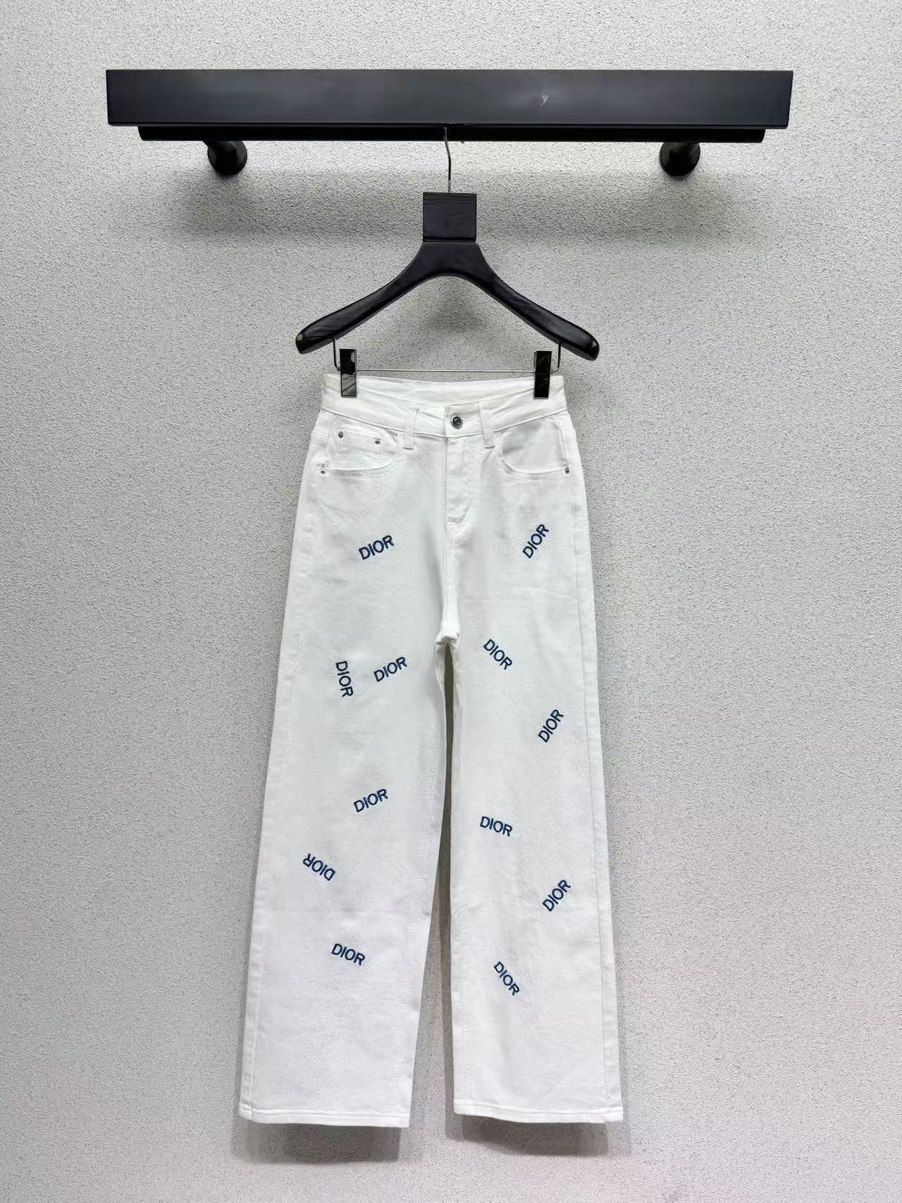 DI0R刺繍入りレタージーンズ【50％割引+送料無料】