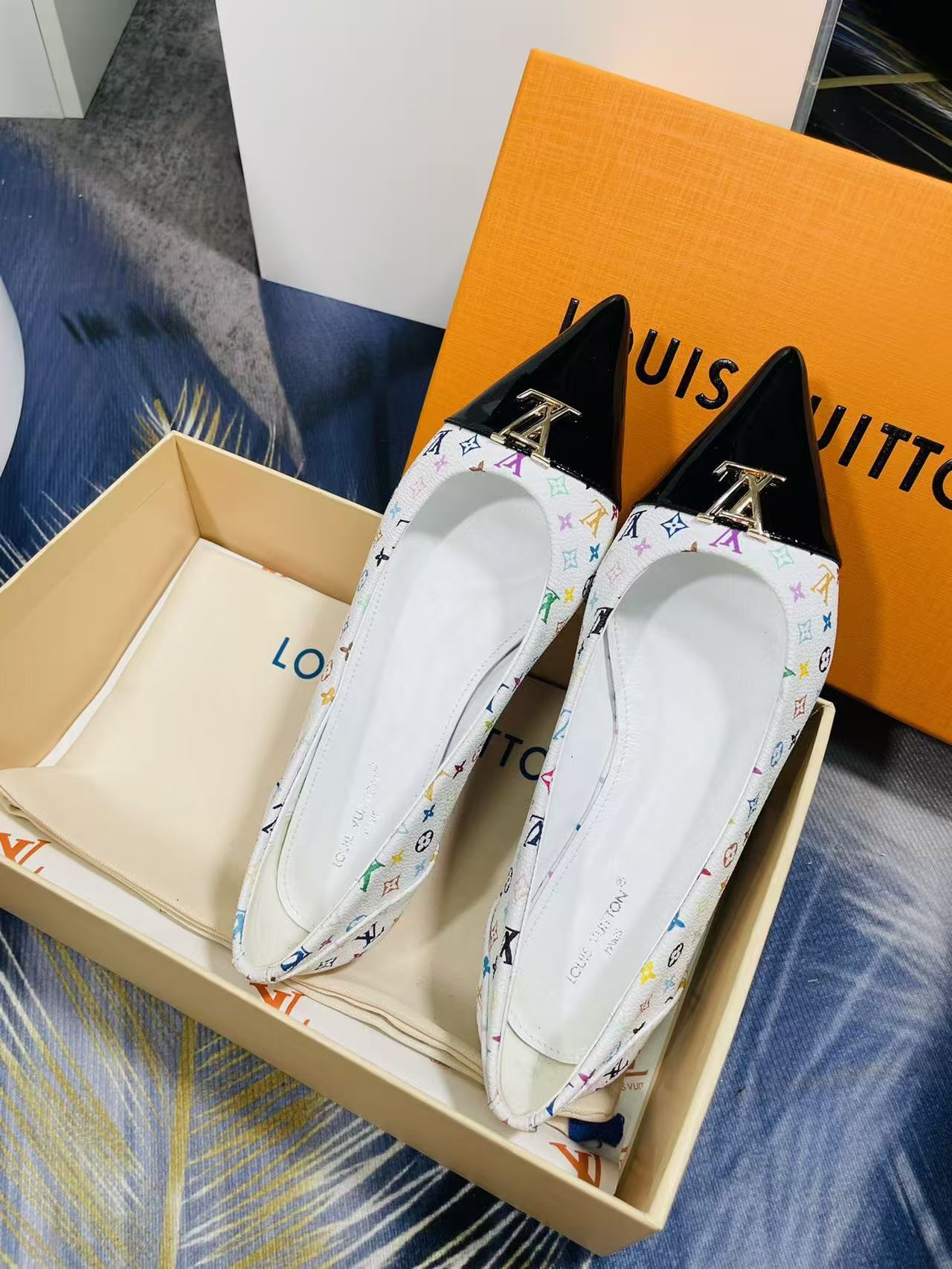 LV高品質プリント牛革フラットシューズ【50％割引+送料無料】