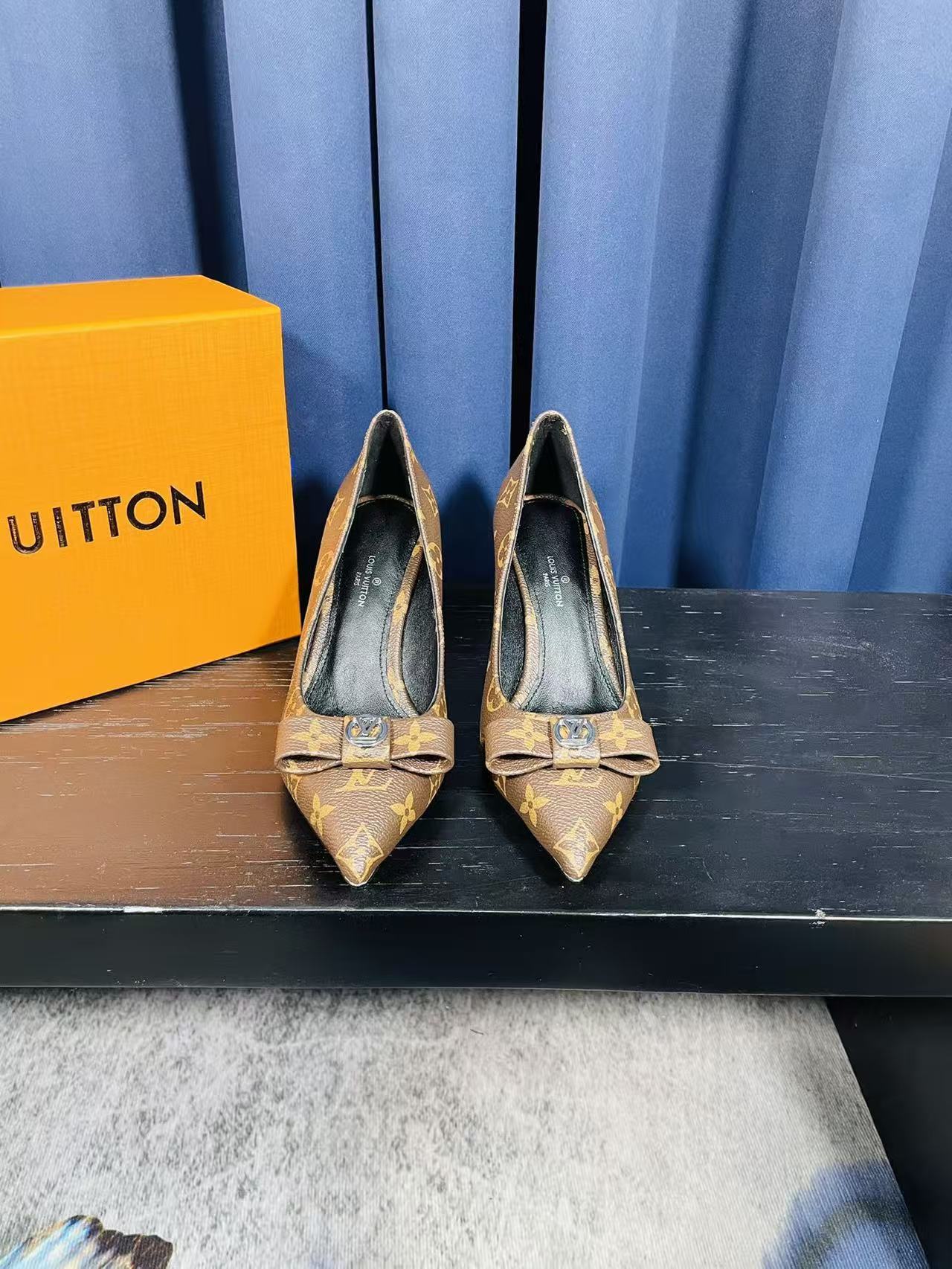 LV高品質のエナメルレザー製ハイヒール【50％割引+送料無料】