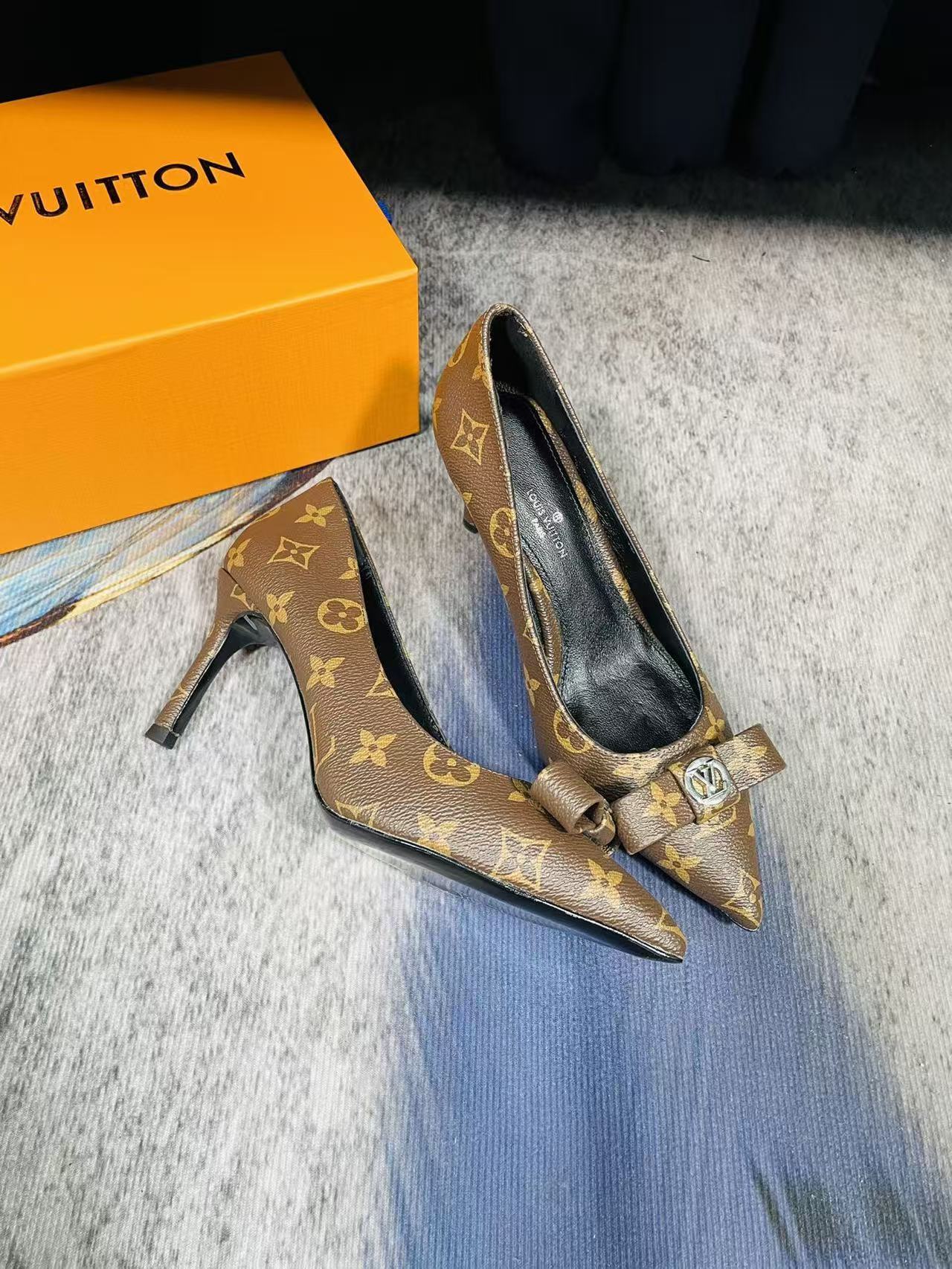 LV高品質のエナメルレザー製ハイヒール【50％割引+送料無料】