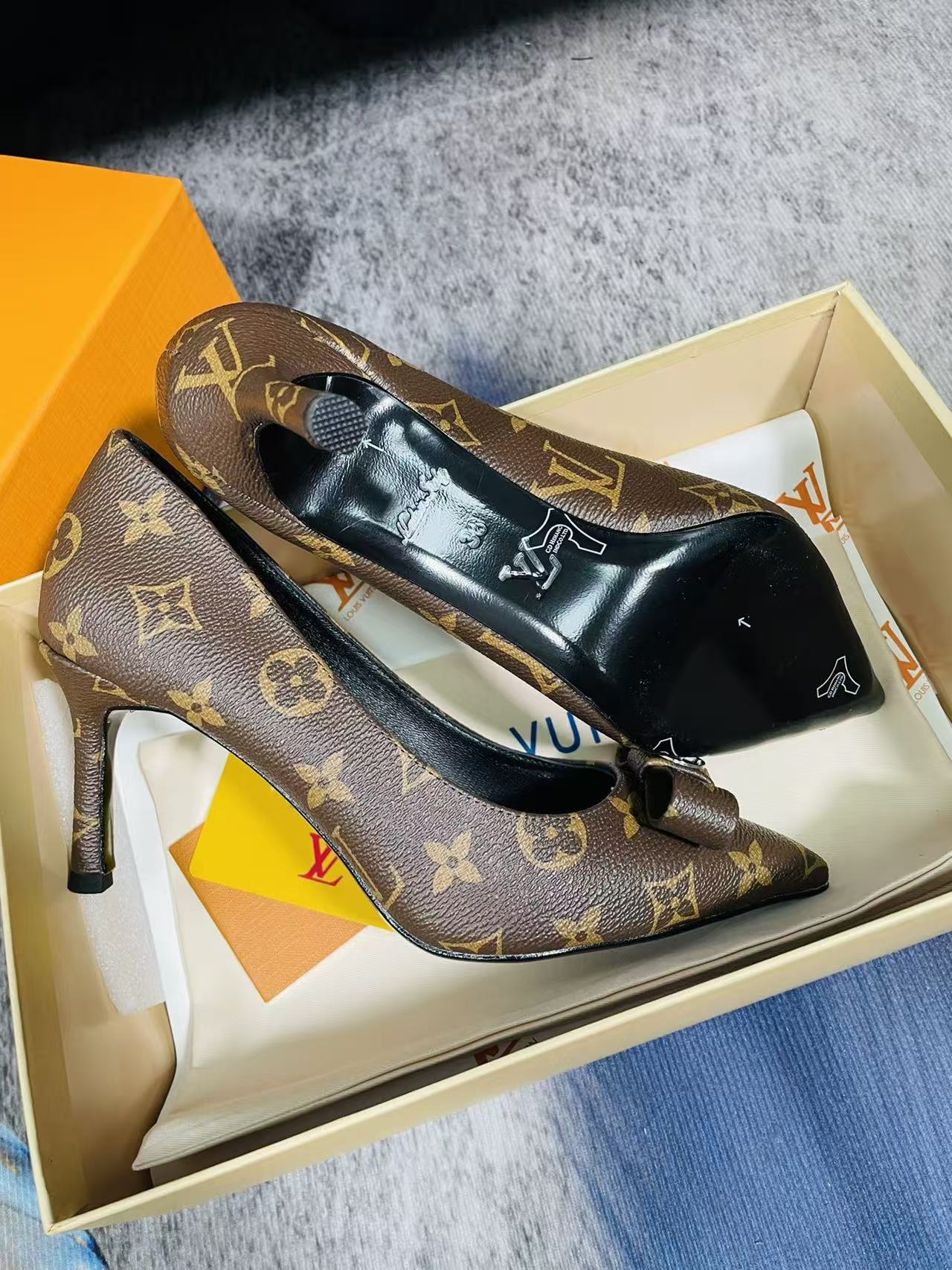 LV高品質のエナメルレザー製ハイヒール【50％割引+送料無料】