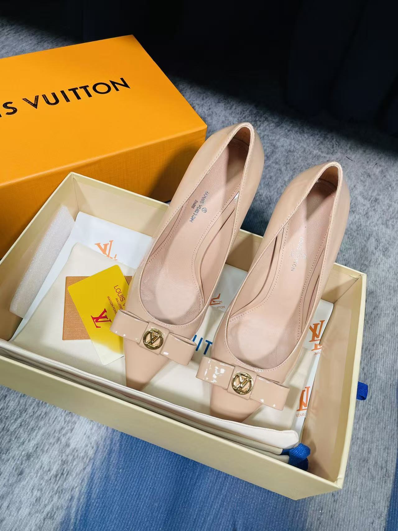 LV高品質のエナメルレザー製ハイヒール【50％割引+送料無料】